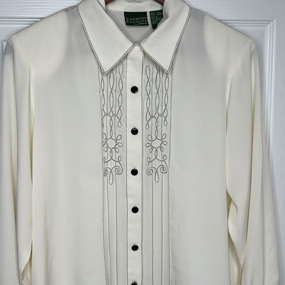 COUNTRY CLASSICS By Koret Cream Button Down Blouse - Picture 6 of 12